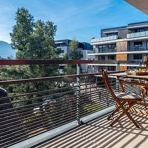 https://la-parenthse-annecy-grande-terrasse-chambre.hotels-rhonealpes.com