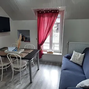 https://au-coeur-du-mont-dore.hotels-rhonealpes.com